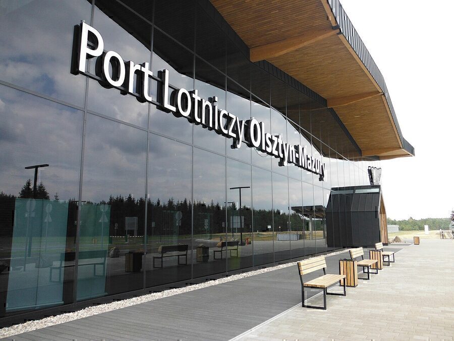 Szymany, Poola